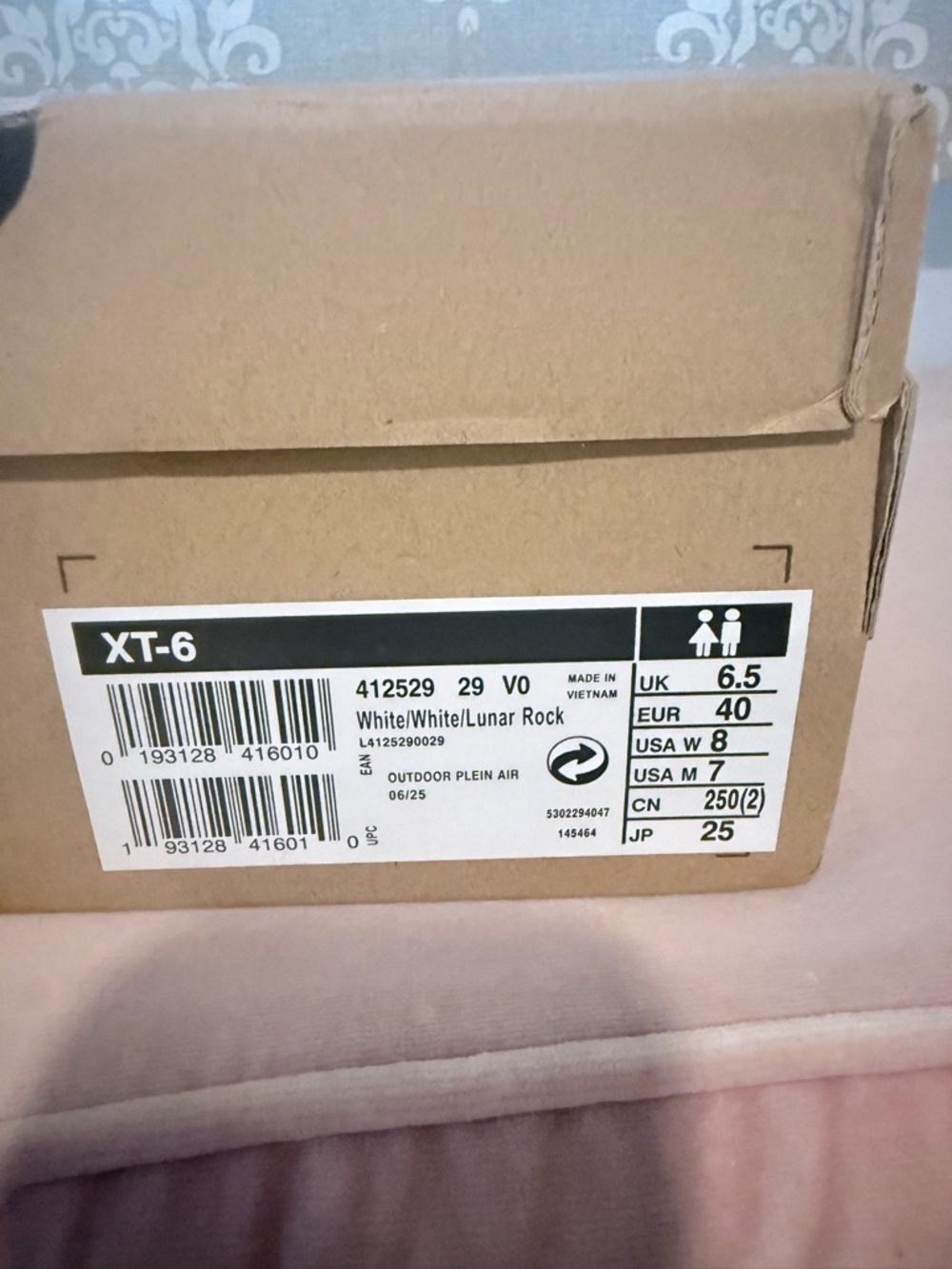 Salomon XT6 White Trail Running Sneaker with Subtle Gray Accents, Size 8W/7M - Picture 4 of 4